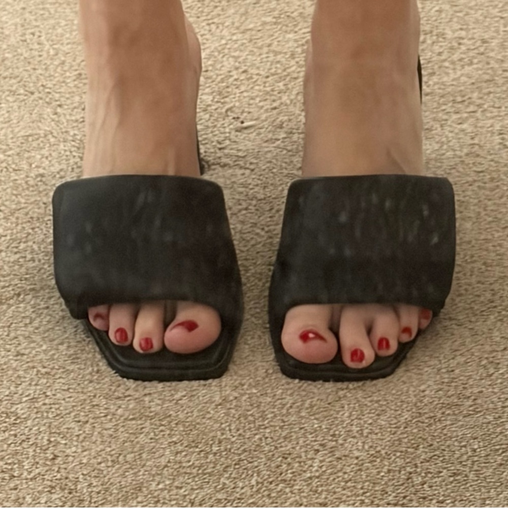 NEVER WORN Open Edit heels size 9 - Picture 4 of 4